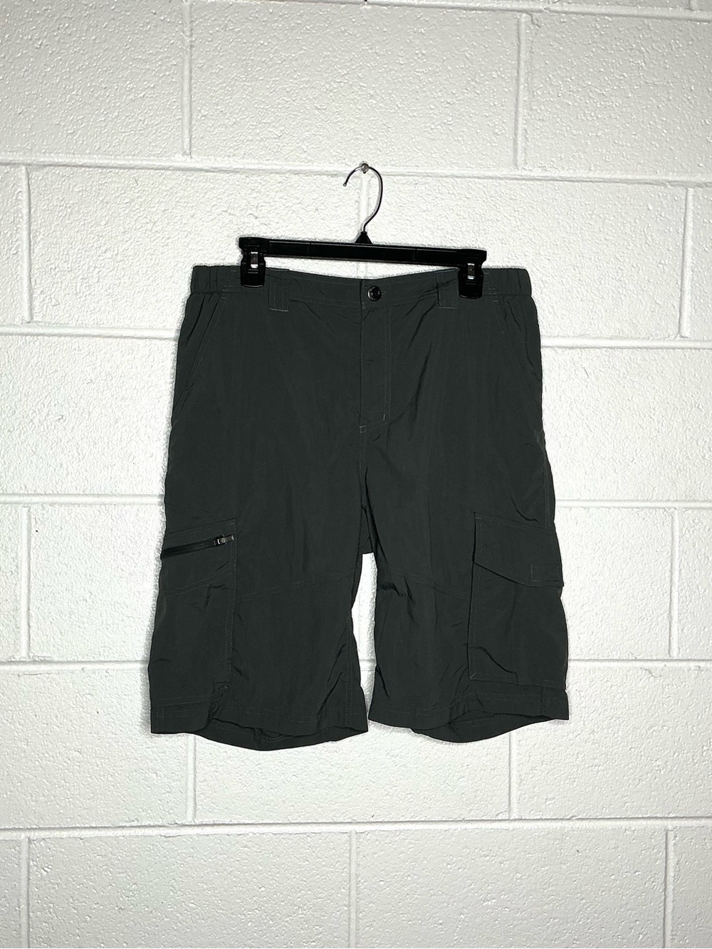 < Columbia Men’s Grey Omni-Shade Sun Protection Shorts Size 34” >